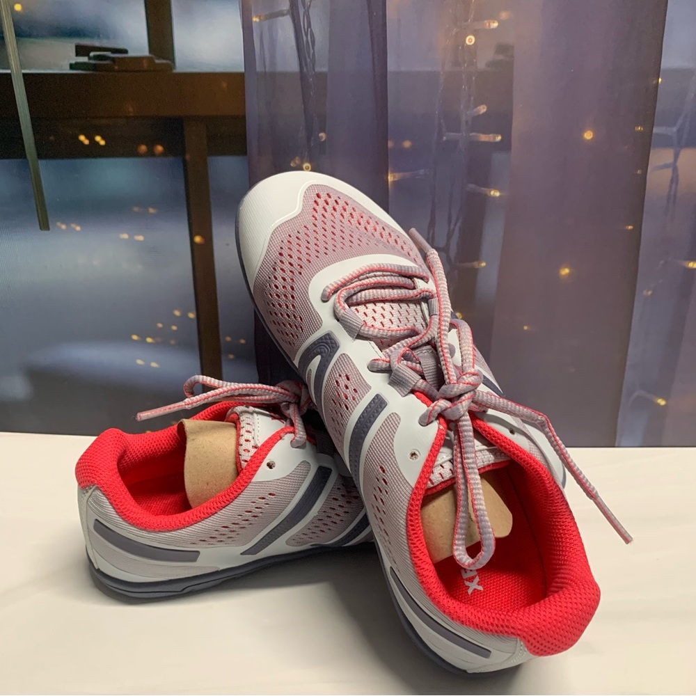 NWOB Xero Shoes Women HFS Lightweight Road Running Shoe Size US 7.5